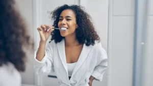 woman-brushing-her-teeth